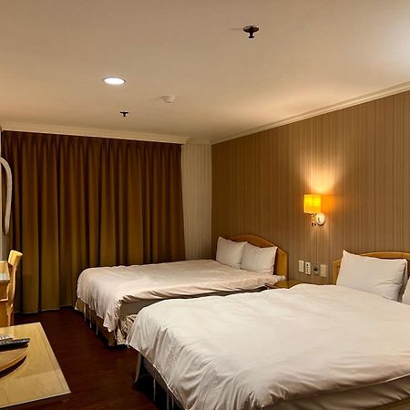 Hermes Hotel Hszincsu Kültér fotó