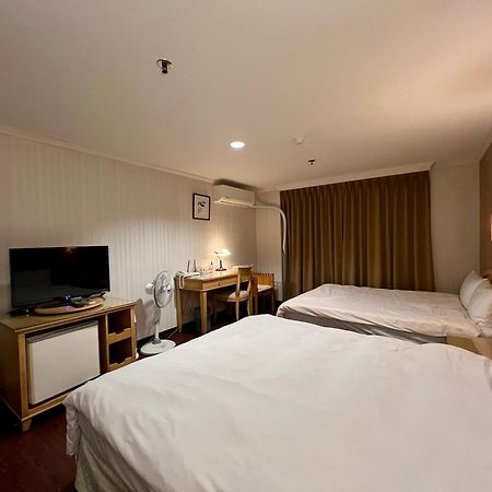 Hermes Hotel Hszincsu Kültér fotó