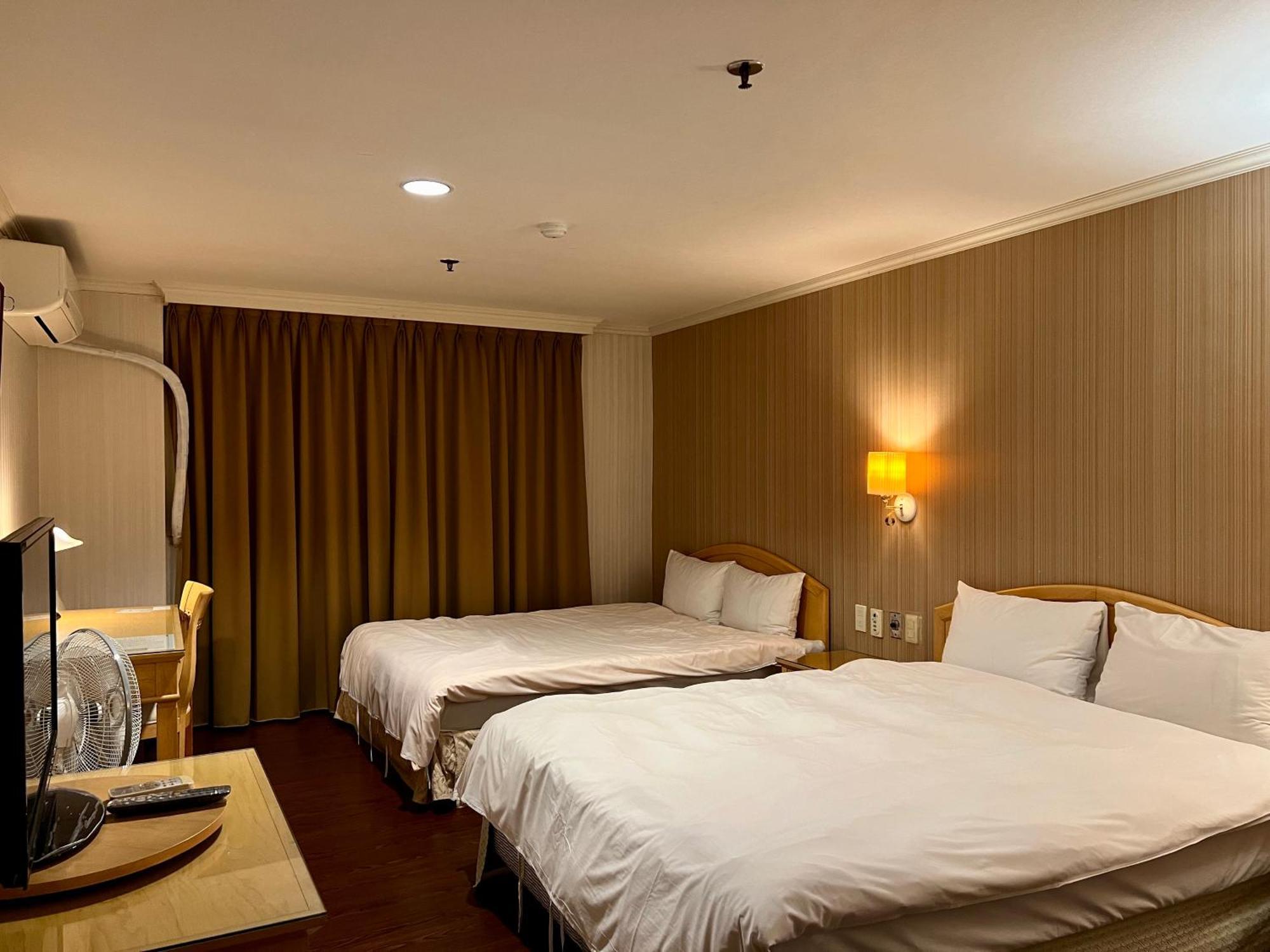 Hermes Hotel Hszincsu Kültér fotó