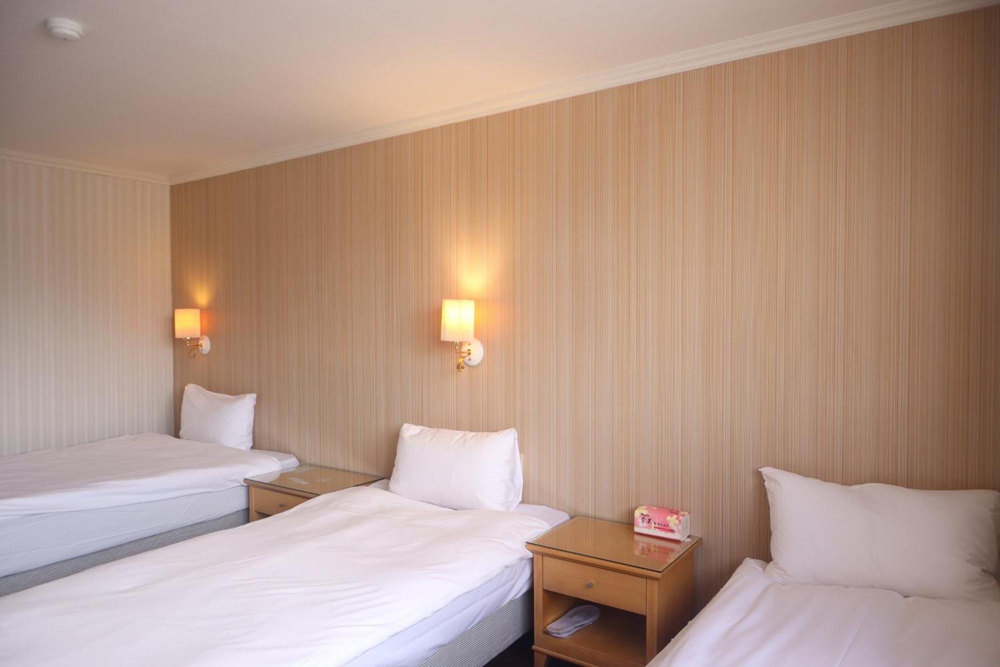Hermes Hotel Hszincsu Kültér fotó