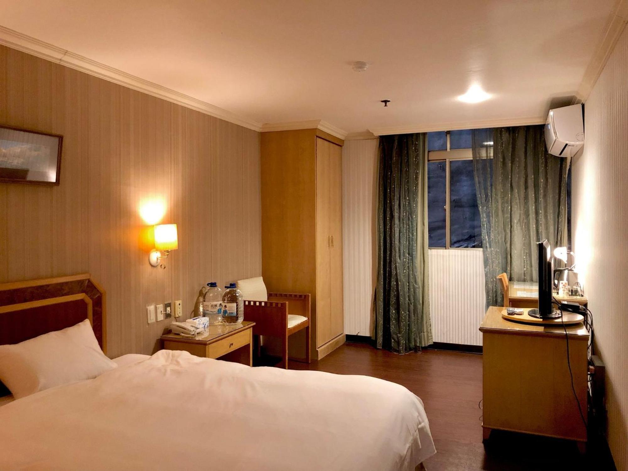 Hermes Hotel Hszincsu Kültér fotó